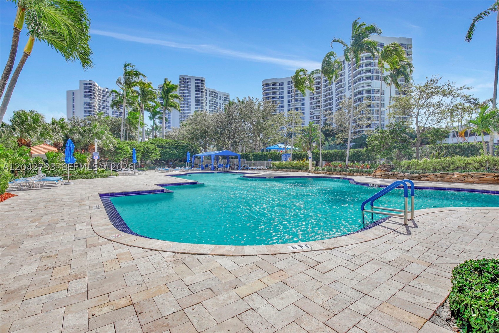 MYSTIC POINTE TOWER 400 C - Residential