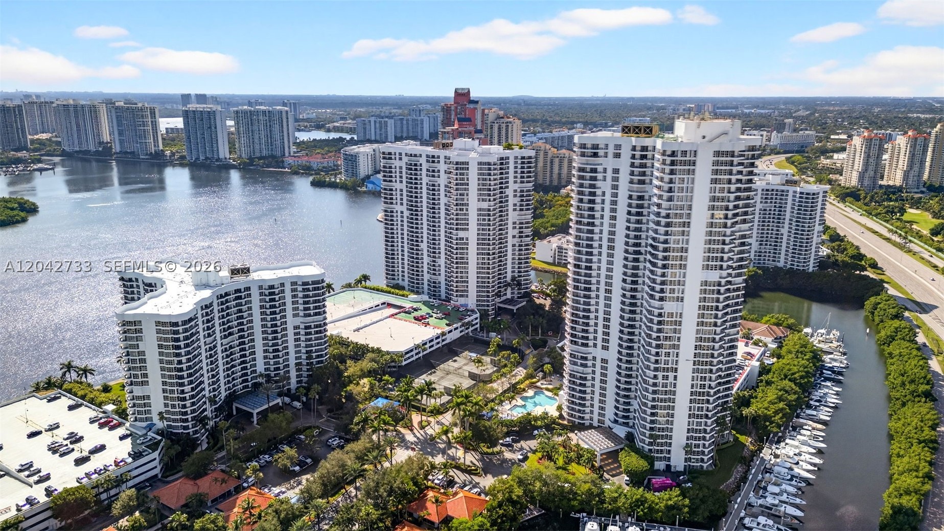 MYSTIC POINTE TOWER 400 C - Residential