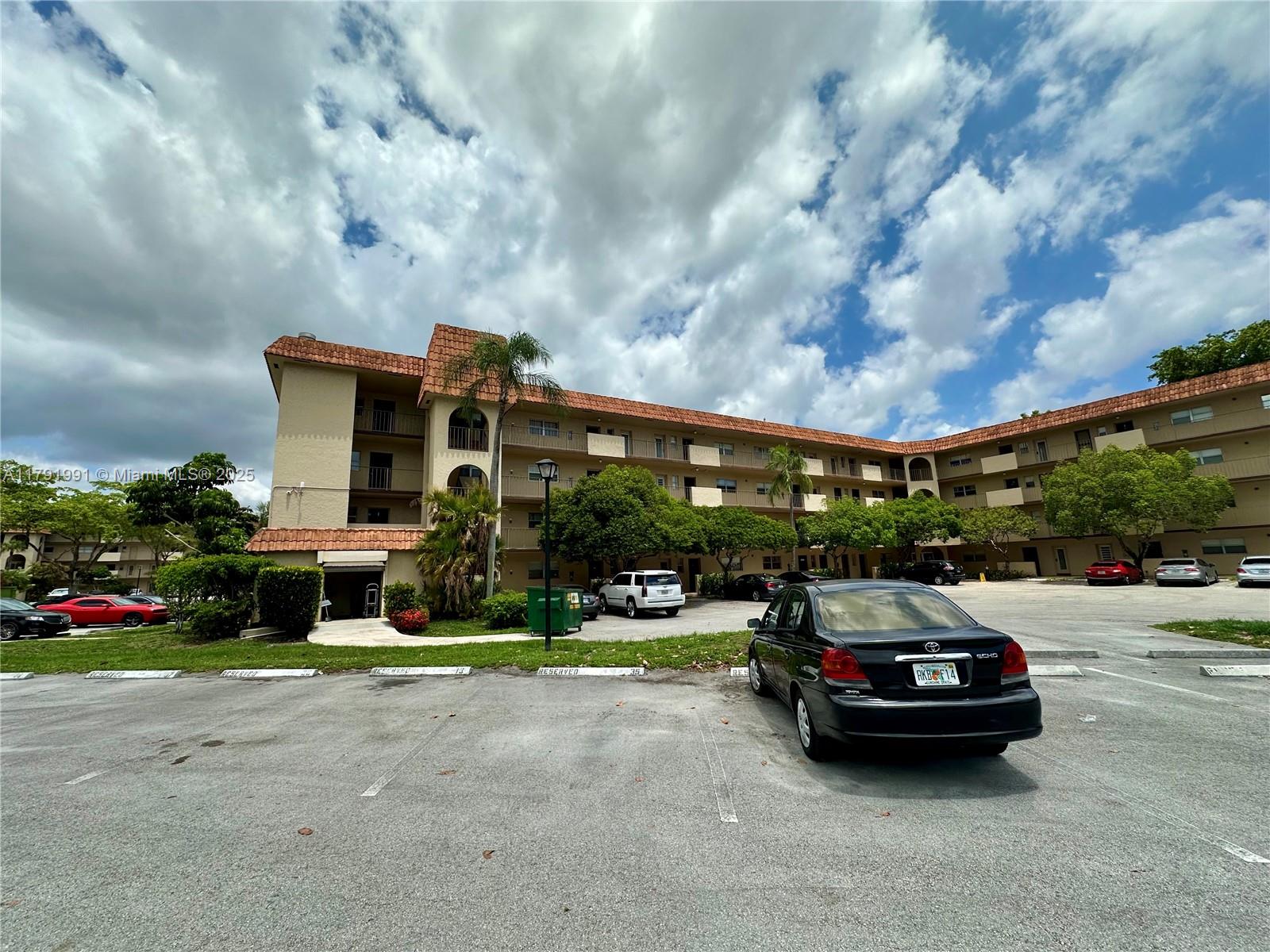 INVERRARY COUNTRY CLUB - Residential