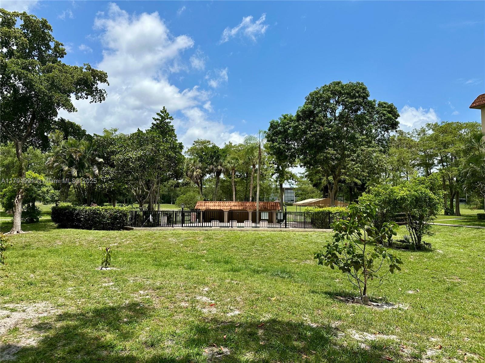 INVERRARY COUNTRY CLUB - Residential