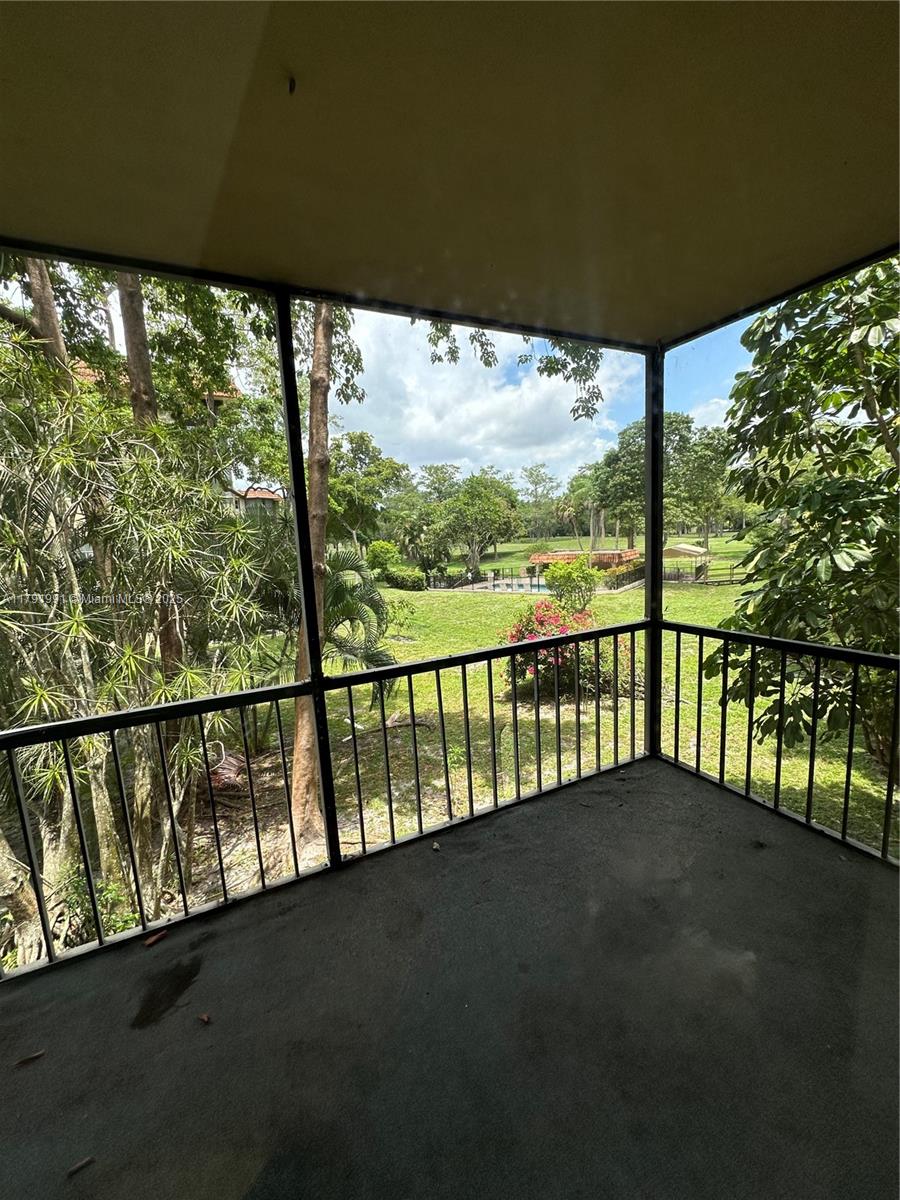 INVERRARY COUNTRY CLUB - Residential