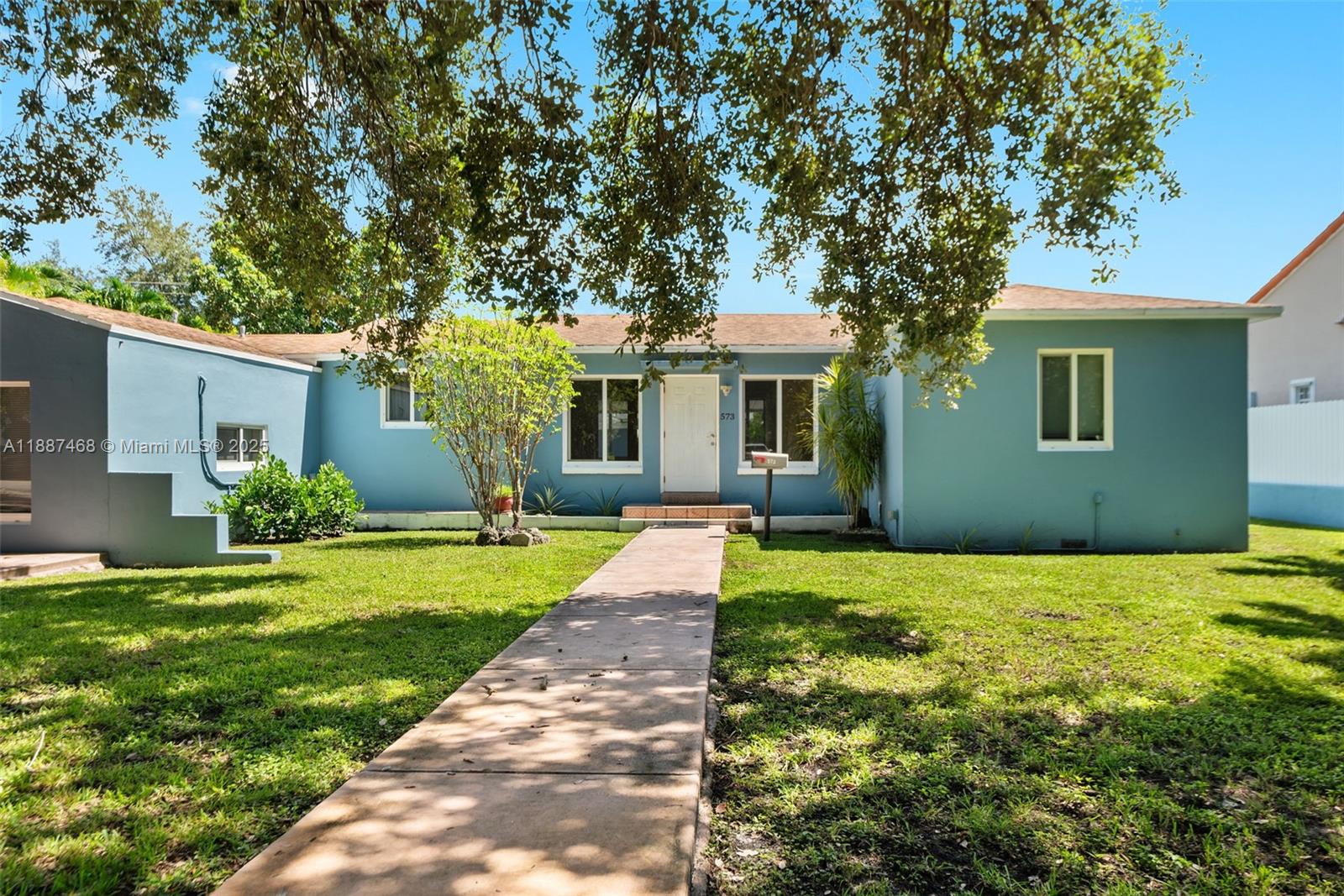 COUNTRY CLUB ESTATES SEC - Residential