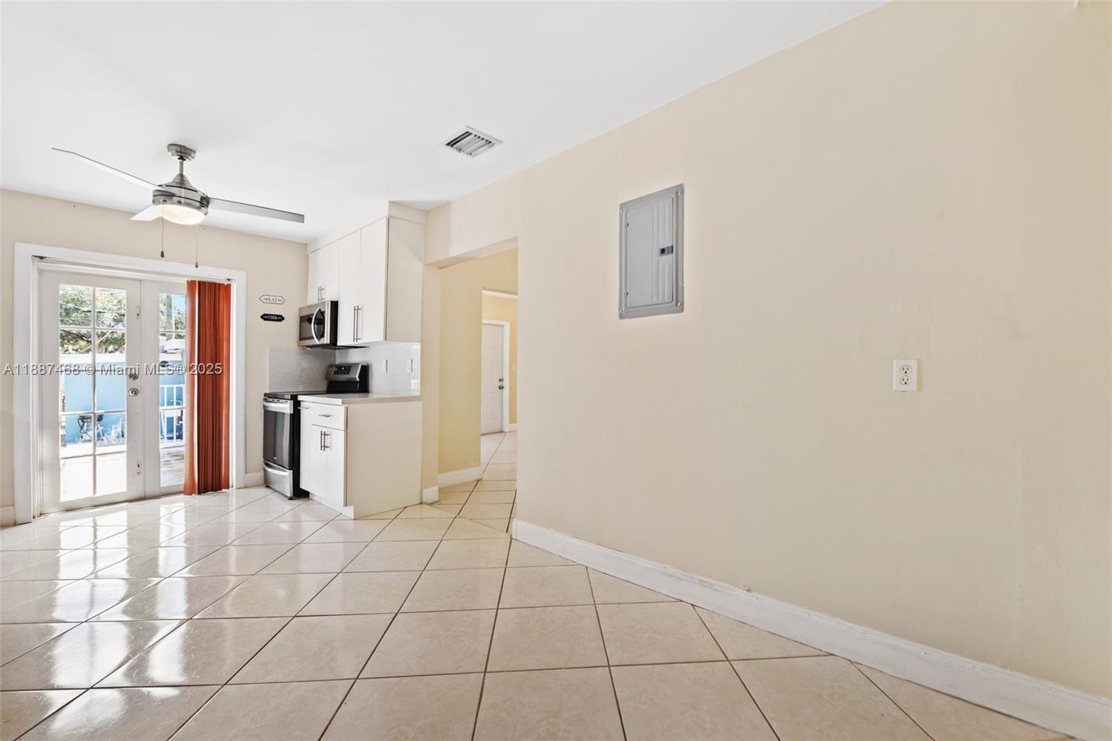 COUNTRY CLUB ESTATES SEC - Residential
