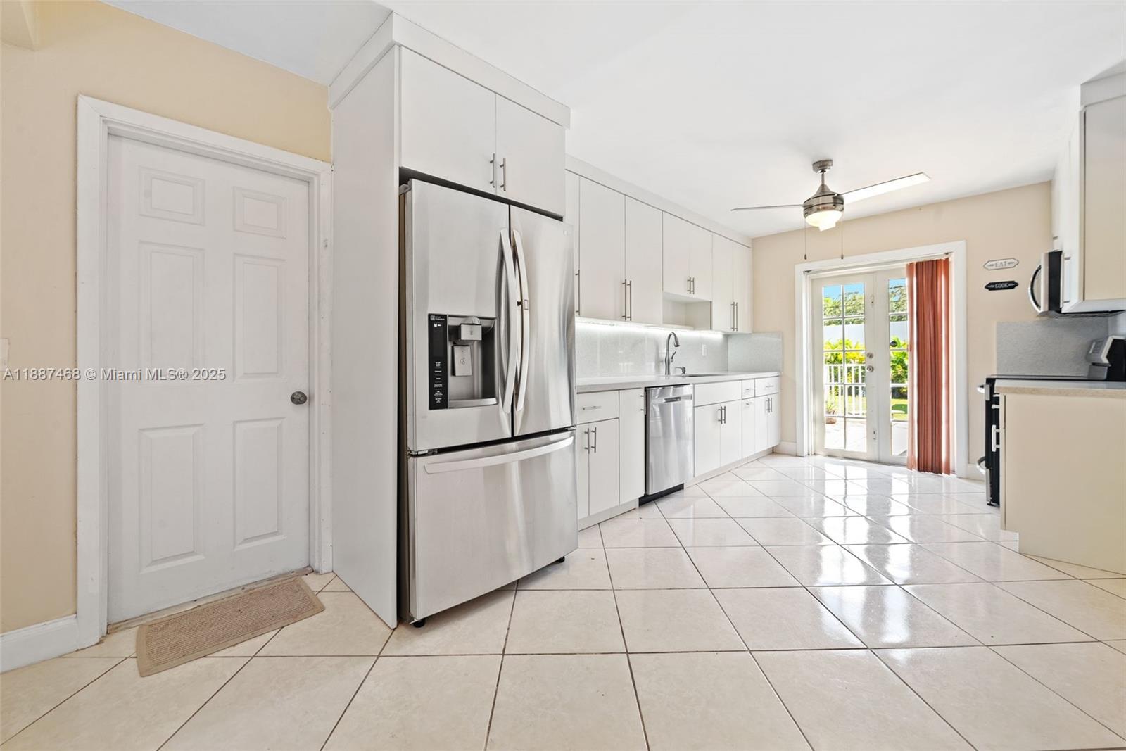 COUNTRY CLUB ESTATES SEC - Residential
