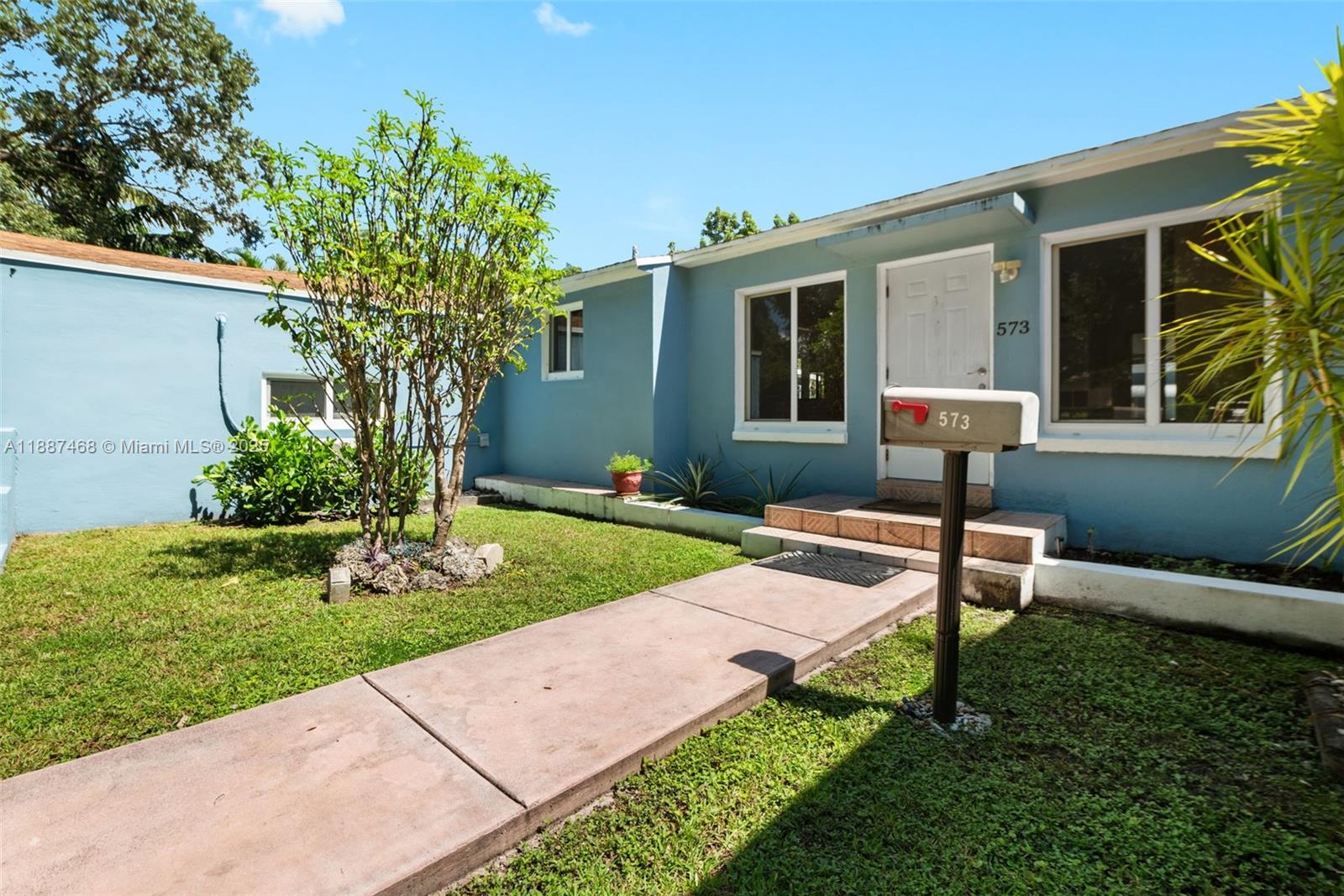 COUNTRY CLUB ESTATES SEC - Residential