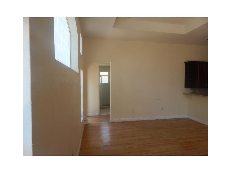 PHOENICIAN COVE 172-108 B - Residential