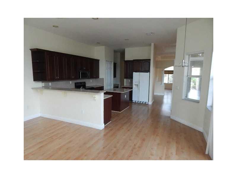 PHOENICIAN COVE 172-108 B - Residential