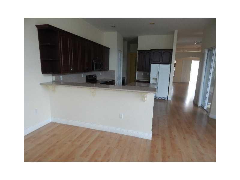 PHOENICIAN COVE 172-108 B - Residential