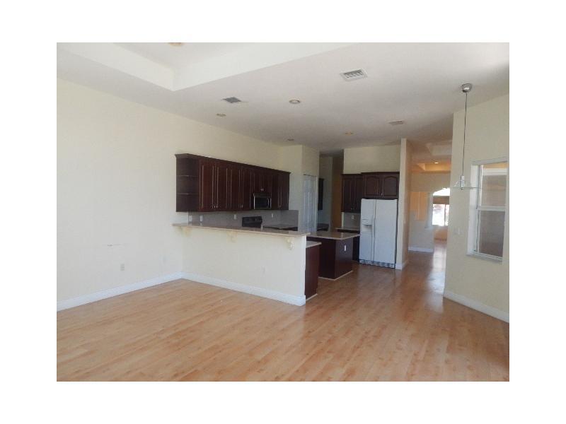 PHOENICIAN COVE 172-108 B - Residential