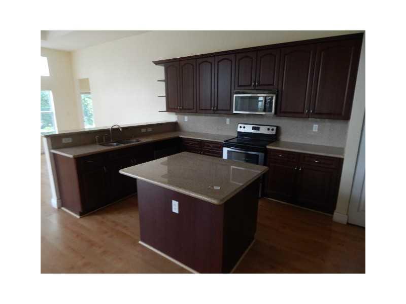 PHOENICIAN COVE 172-108 B - Residential
