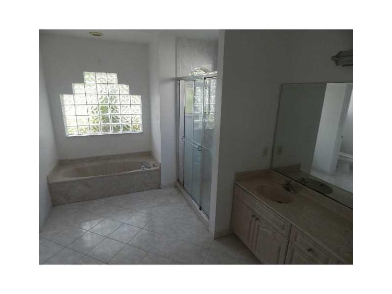 PHOENICIAN COVE 172-108 B - Residential
