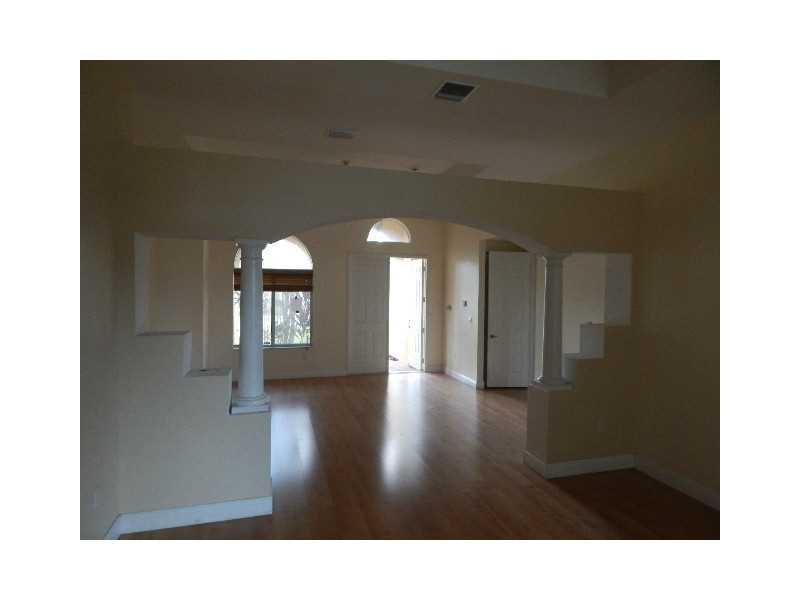 PHOENICIAN COVE 172-108 B - Residential