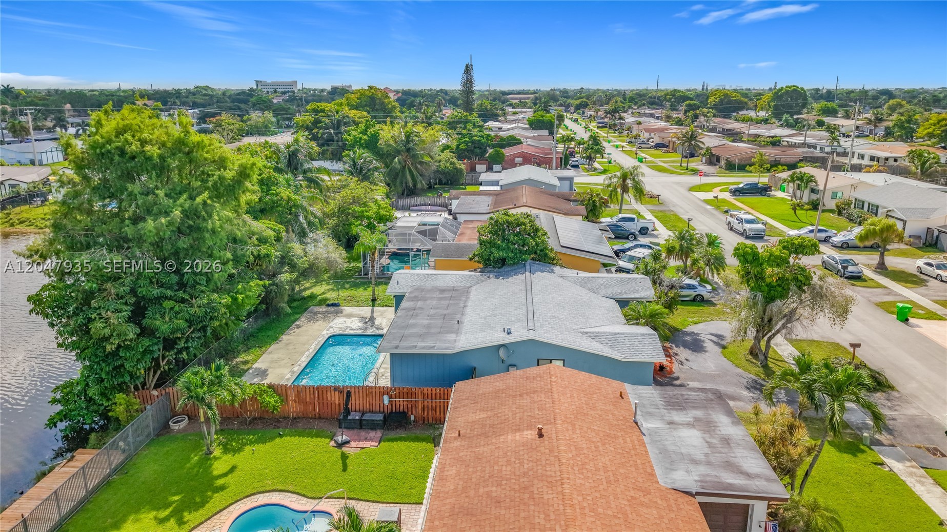 SUNRISE GOLF VILLAGE SEC - Residential