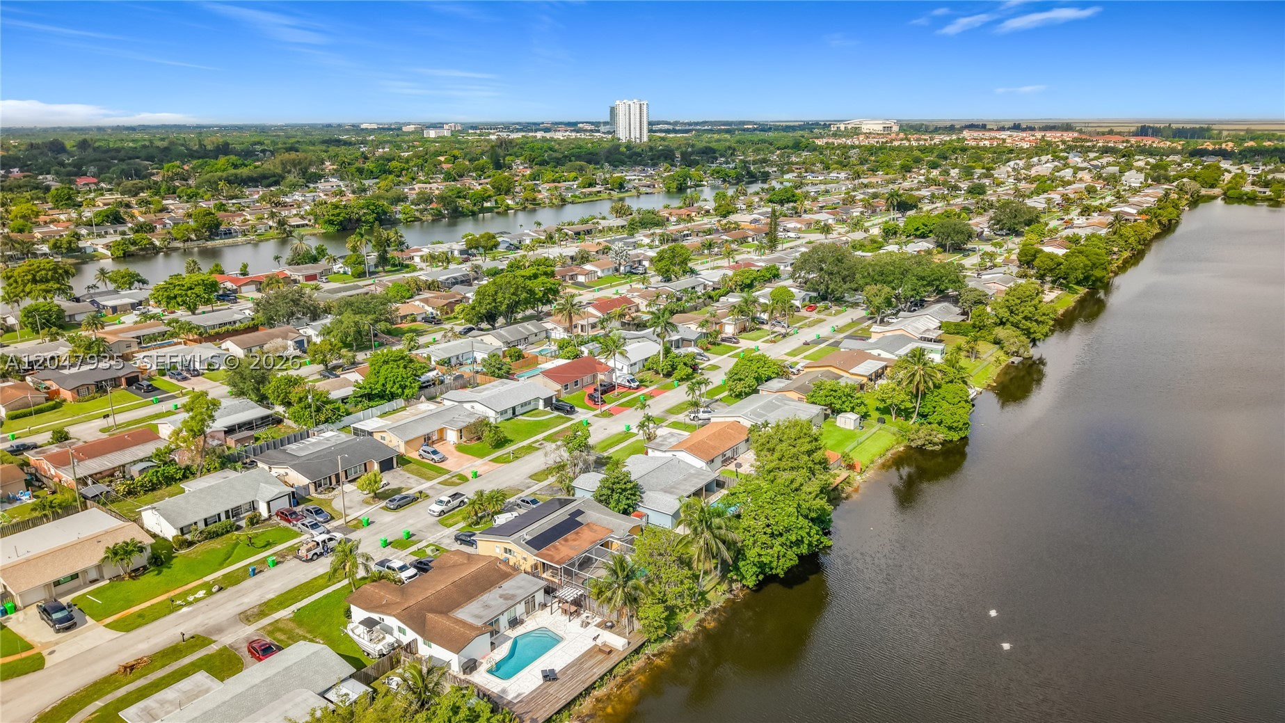 SUNRISE GOLF VILLAGE SEC - Residential