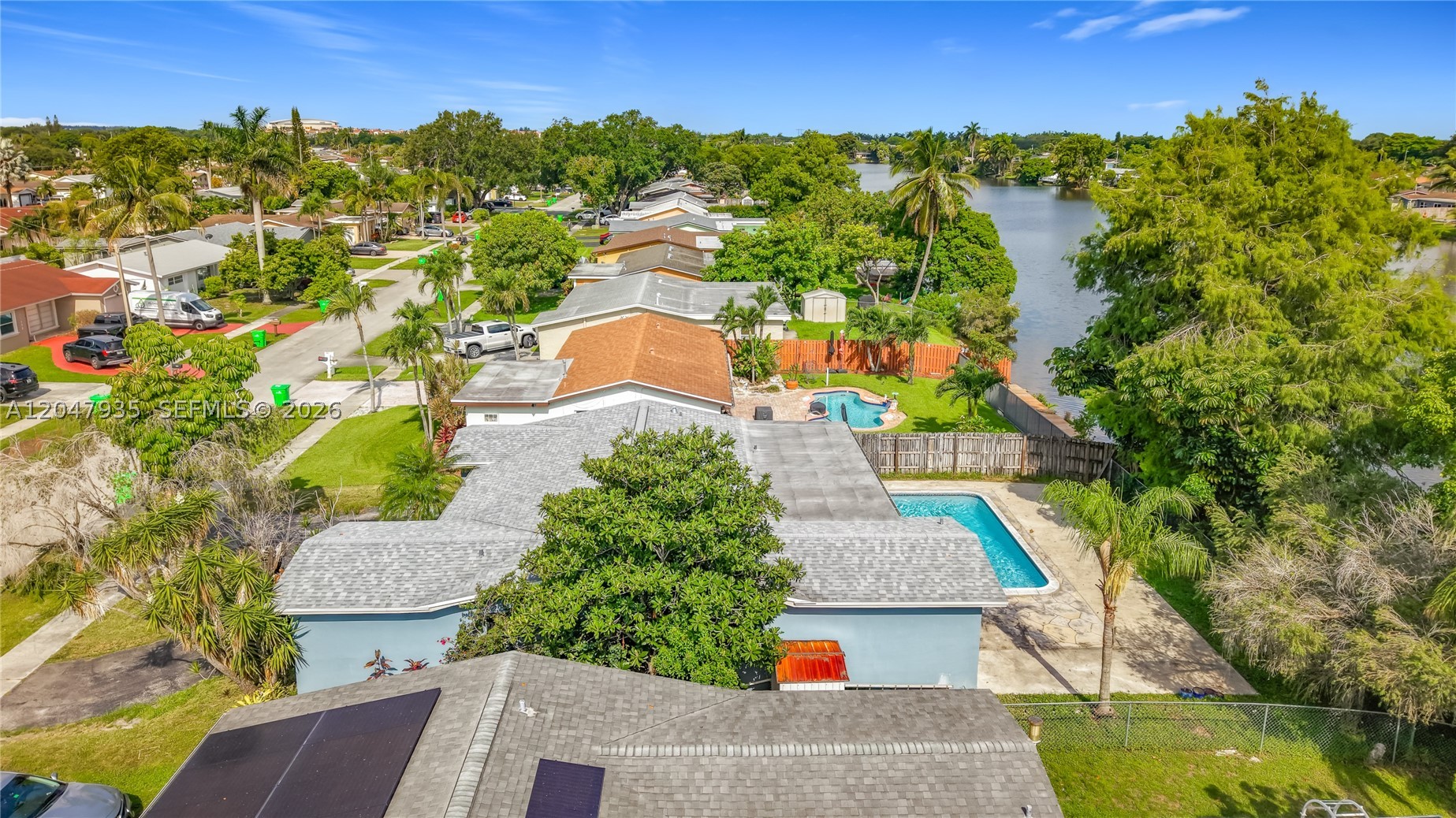 SUNRISE GOLF VILLAGE SEC - Residential