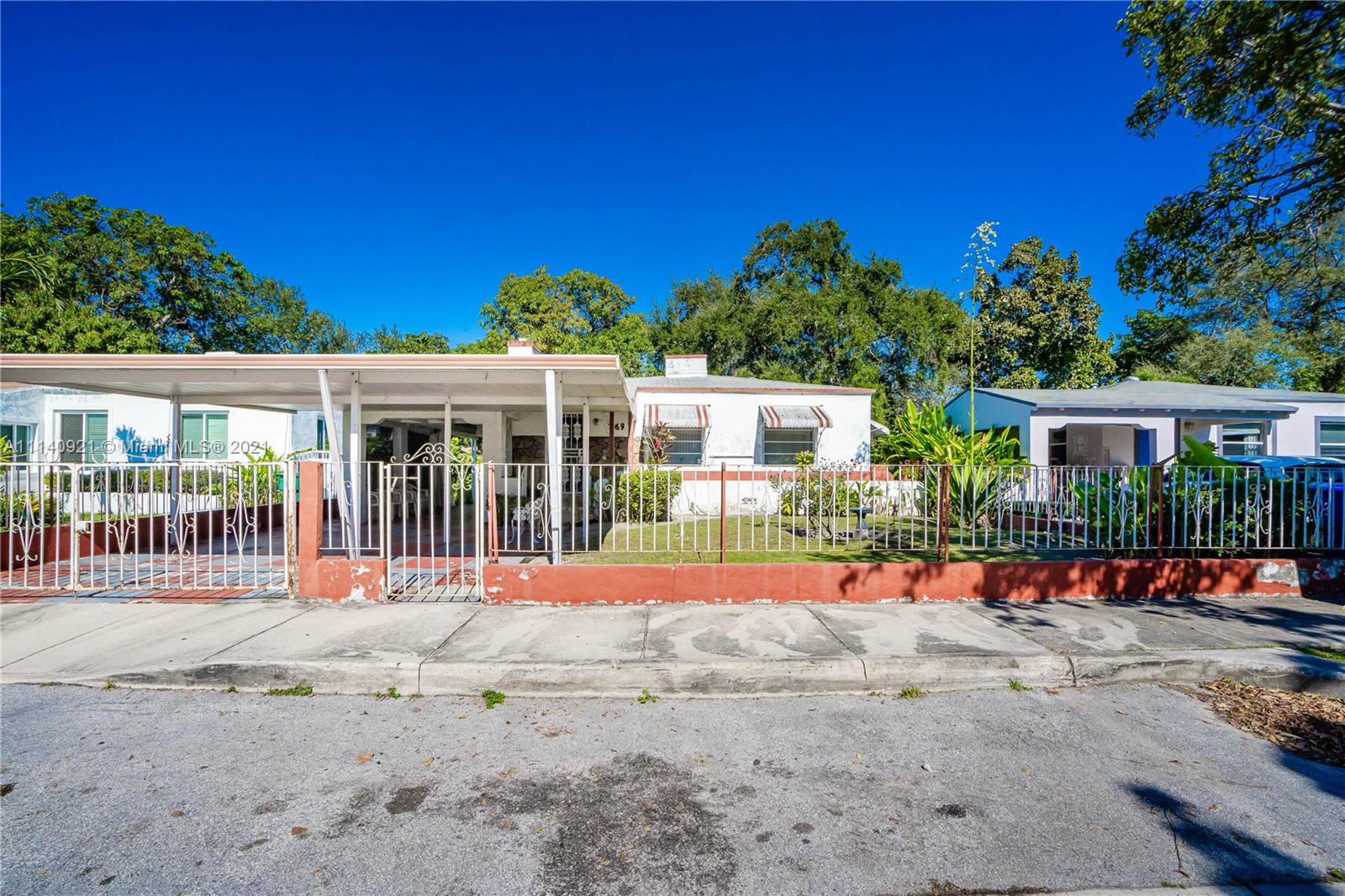 COLUMBIA PARK CORR PL - Residential