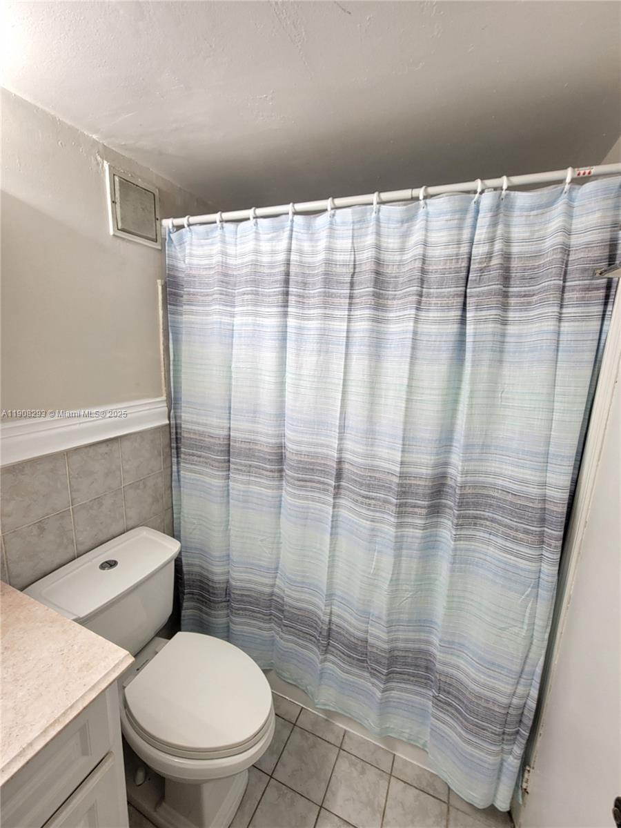 SOUTHERN STAR CONDO - Residential