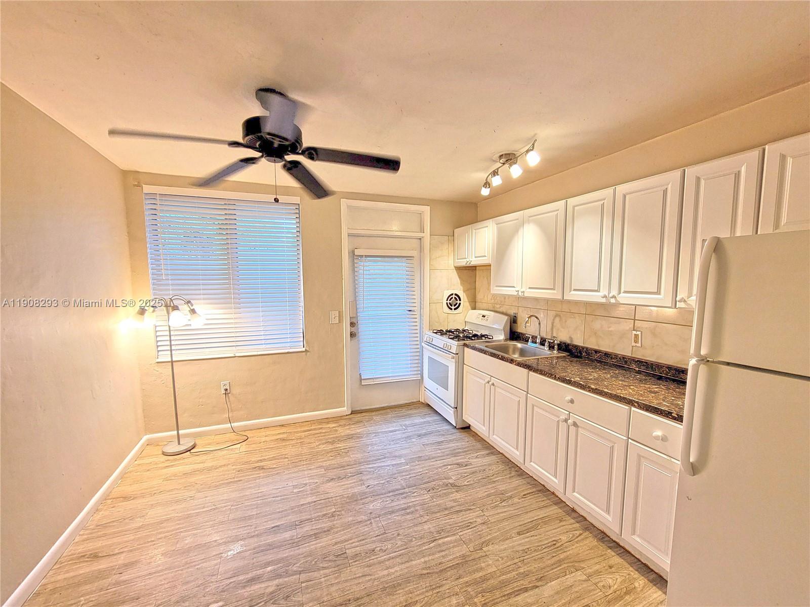 SOUTHERN STAR CONDO - Residential