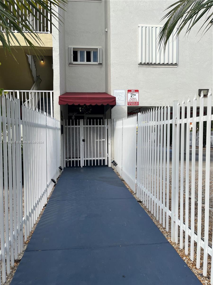 RIVER BREEZE CONDO - Residential Lease