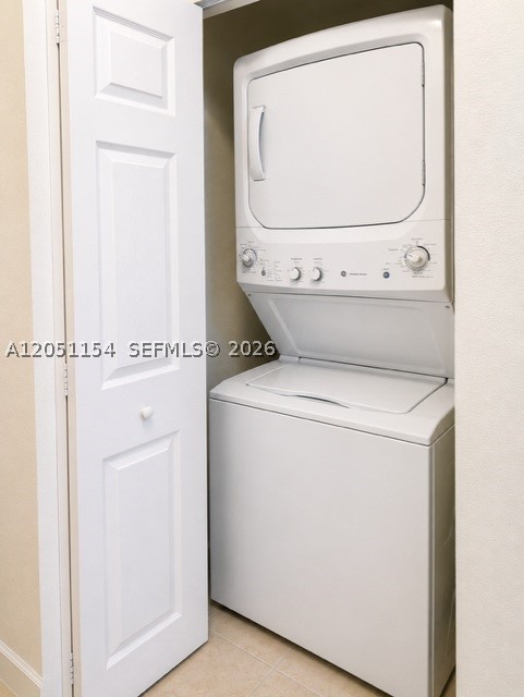 KENDALL COMMONS RESIDENTI - Residential Lease