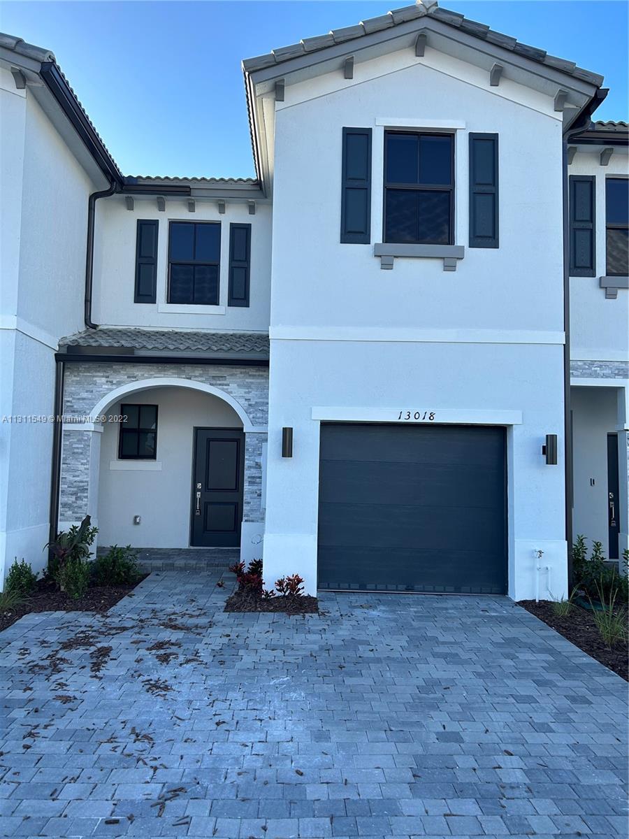 PINE VISTA - Residential Lease