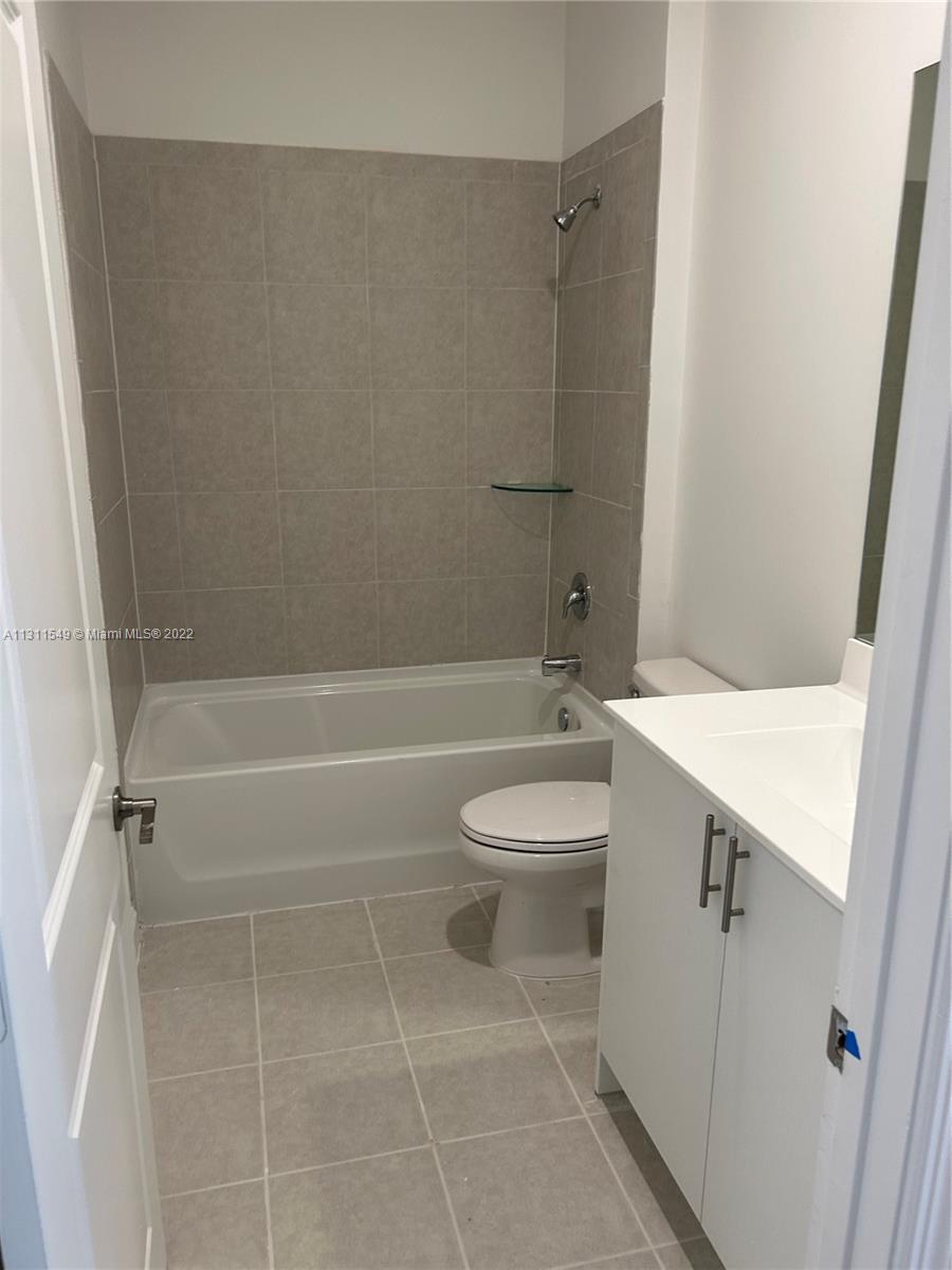 PINE VISTA - Residential Lease