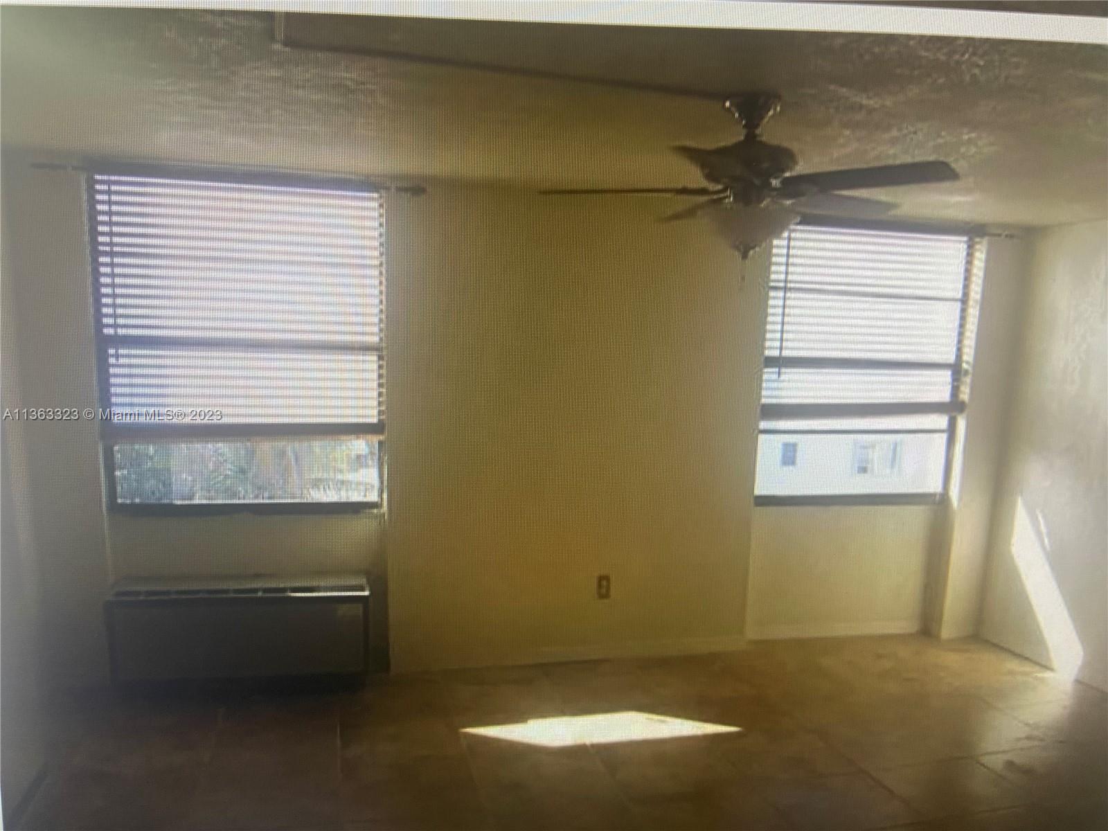 HAMPTON ON WASHINGTON AV - Residential