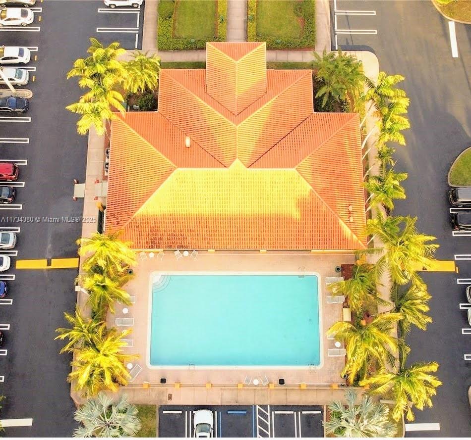 PALM GARDENS AT DORAL CON - Residential