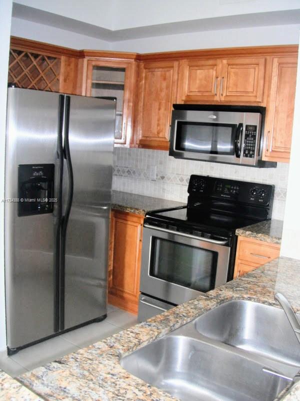 PALM GARDENS AT DORAL CON - Residential