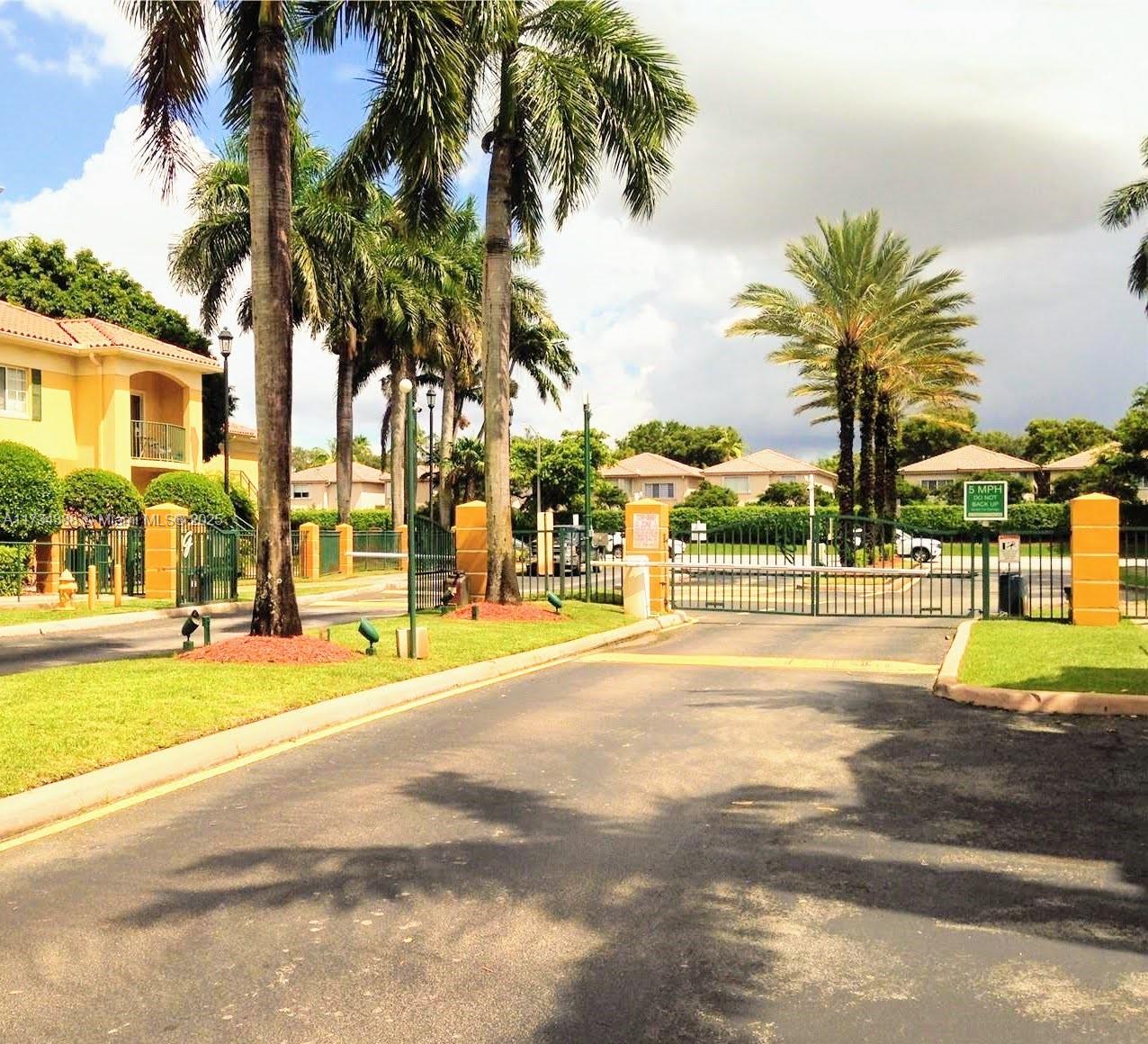 PALM GARDENS AT DORAL CON - Residential