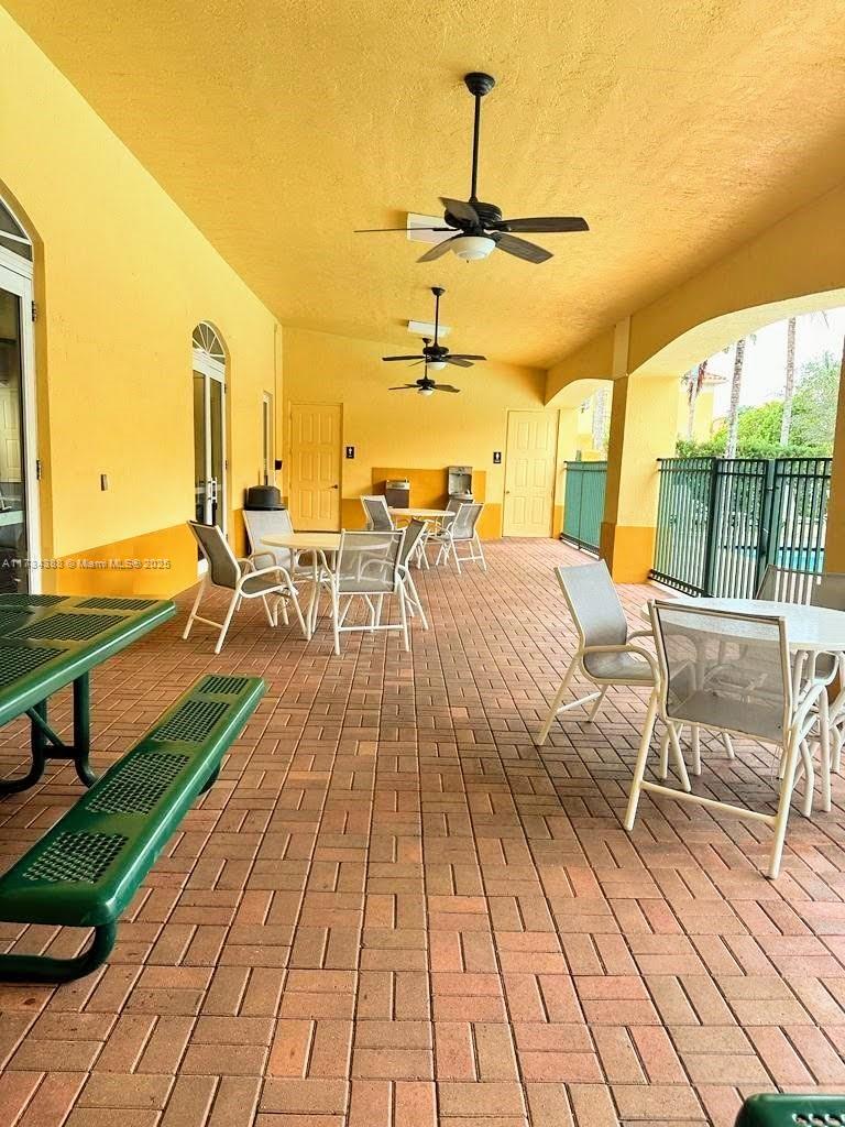 PALM GARDENS AT DORAL CON - Residential