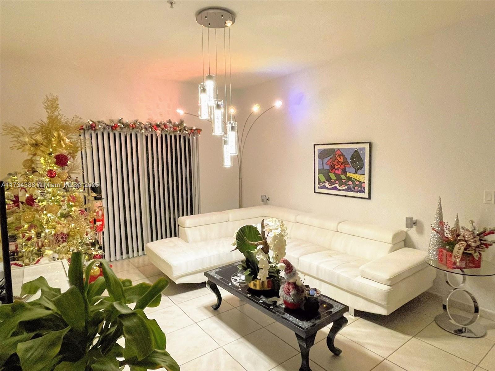 PALM GARDENS AT DORAL CON - Residential