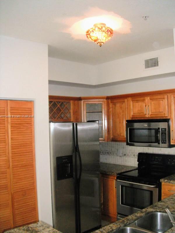 PALM GARDENS AT DORAL CON - Residential