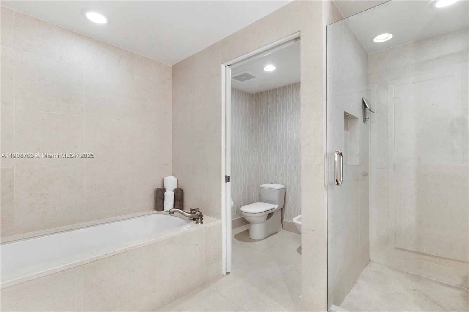 NORTH CARILLON BEACH COND - Residential Lease