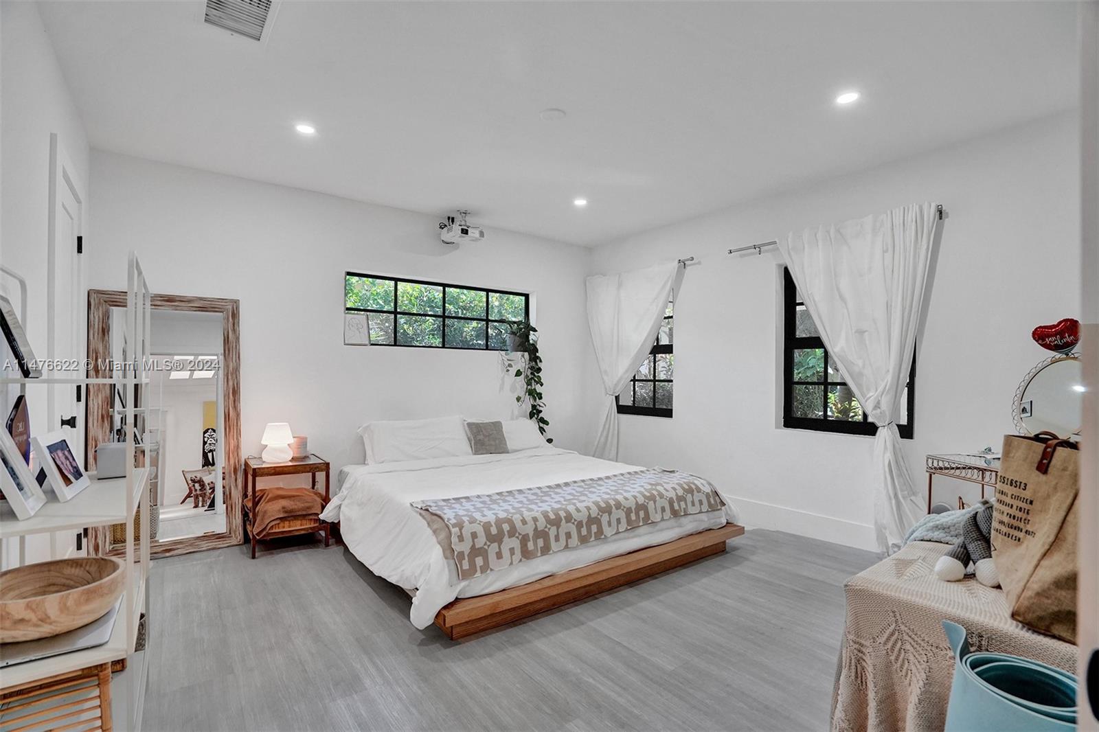 BISCAYNE POINT - Residential
