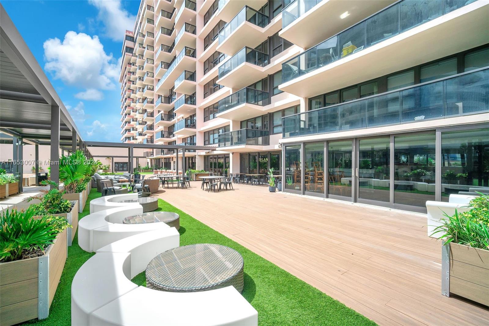 THE ALEXANDER CONDO - Residential