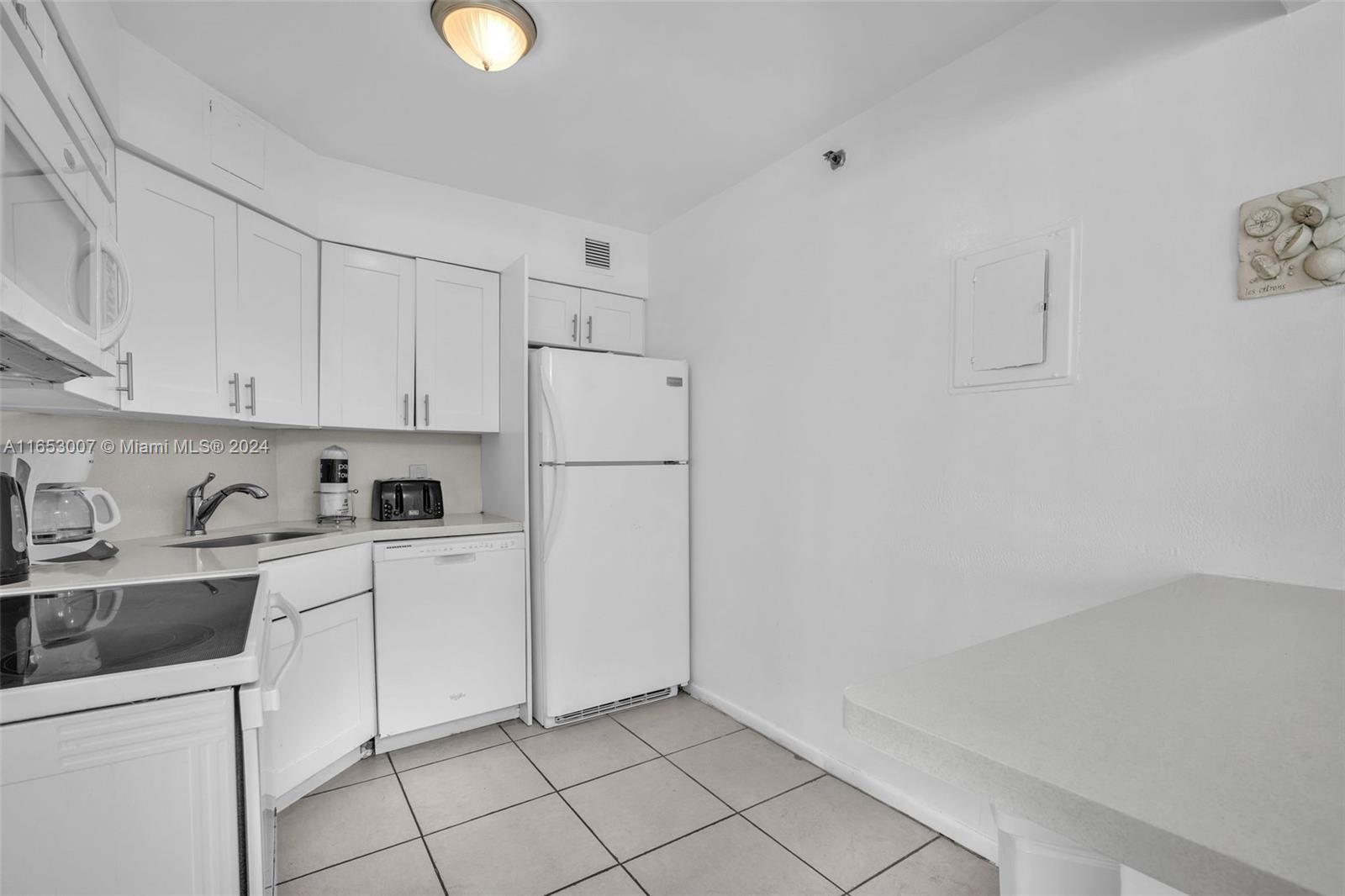 THE ALEXANDER CONDO - Residential