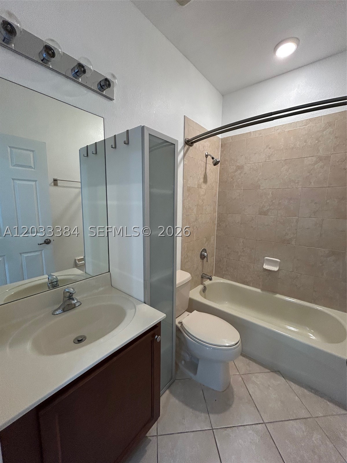 ST MORTIZ AT DORAL CONDO - Residential Lease