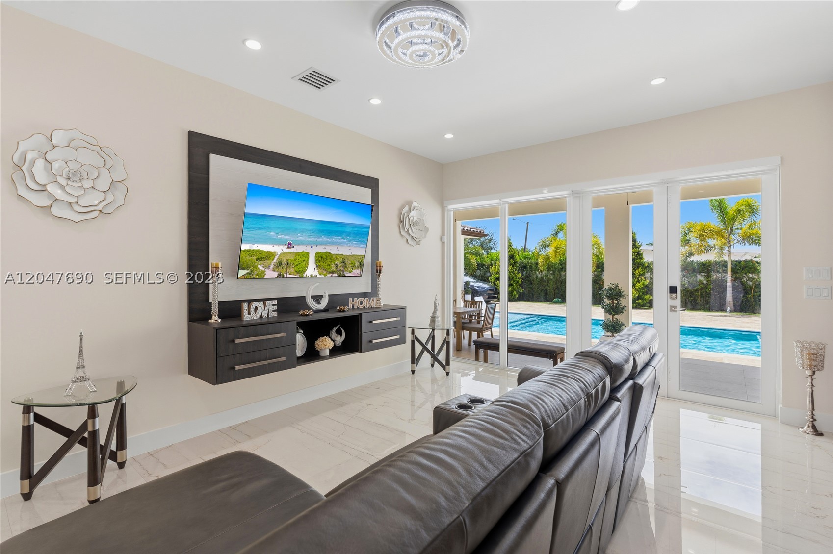 LEE MANOR 3RD ADDN - Residential