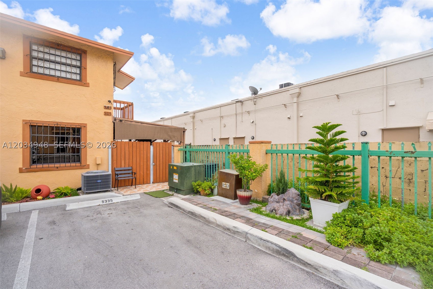 ALAMEDA HOMES CONDO - Residential Lease