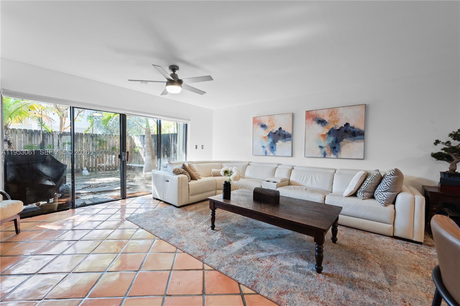 KENDALL GLENN CONDO - Residential