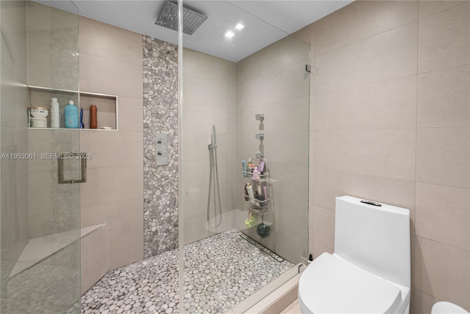 KENDALL GLENN CONDO - Residential