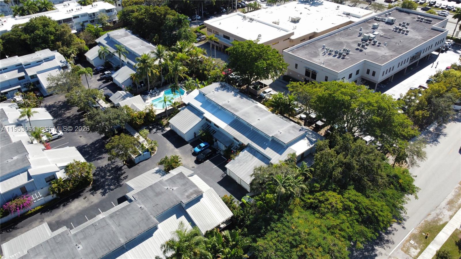 KENDALL GLENN CONDO - Residential