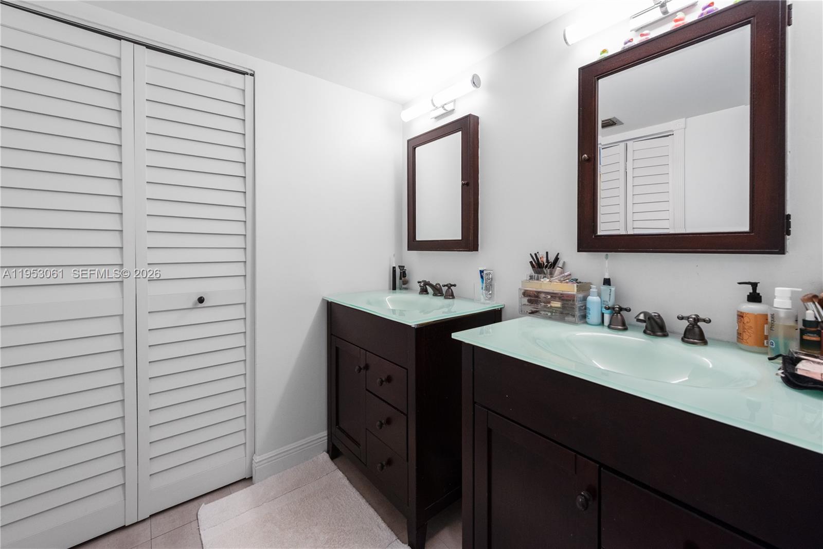 KENDALL GLENN CONDO - Residential