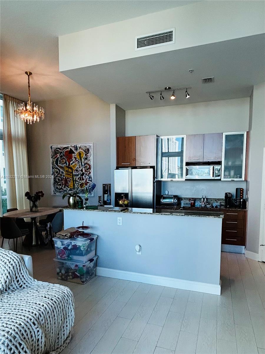 METROPOLIS II AT DADELAND - Residential