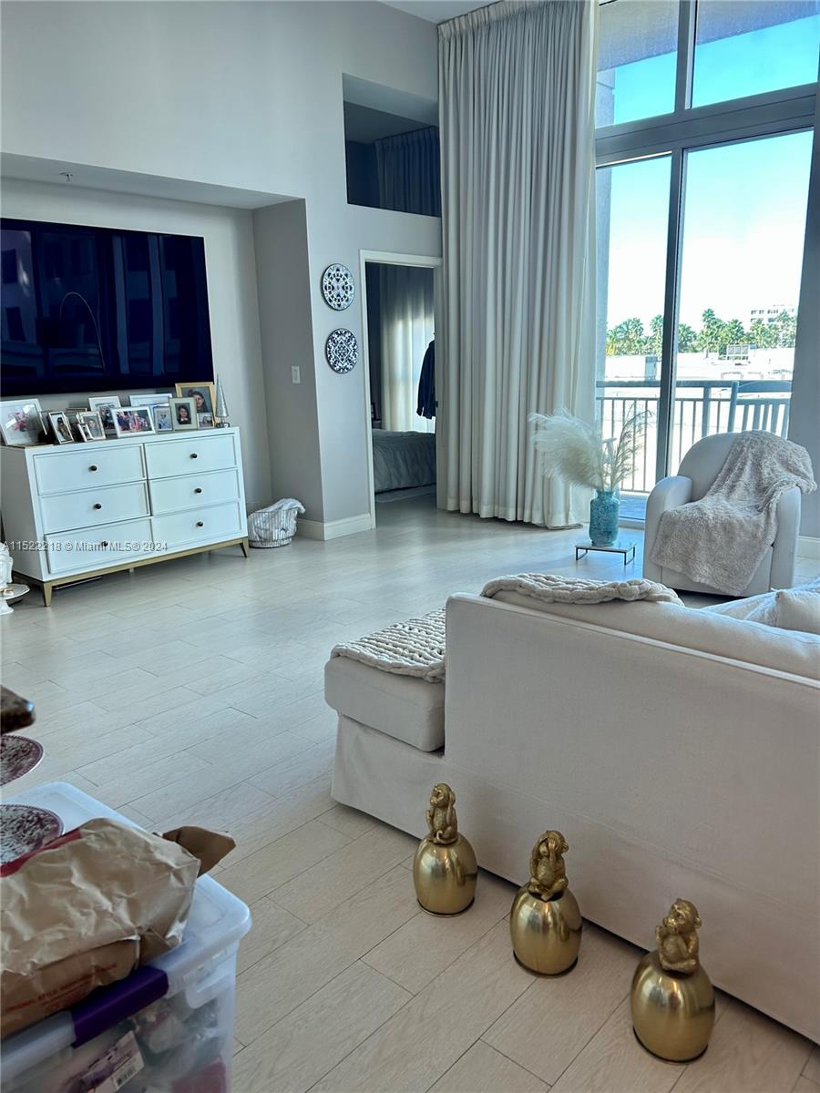 METROPOLIS II AT DADELAND - Residential