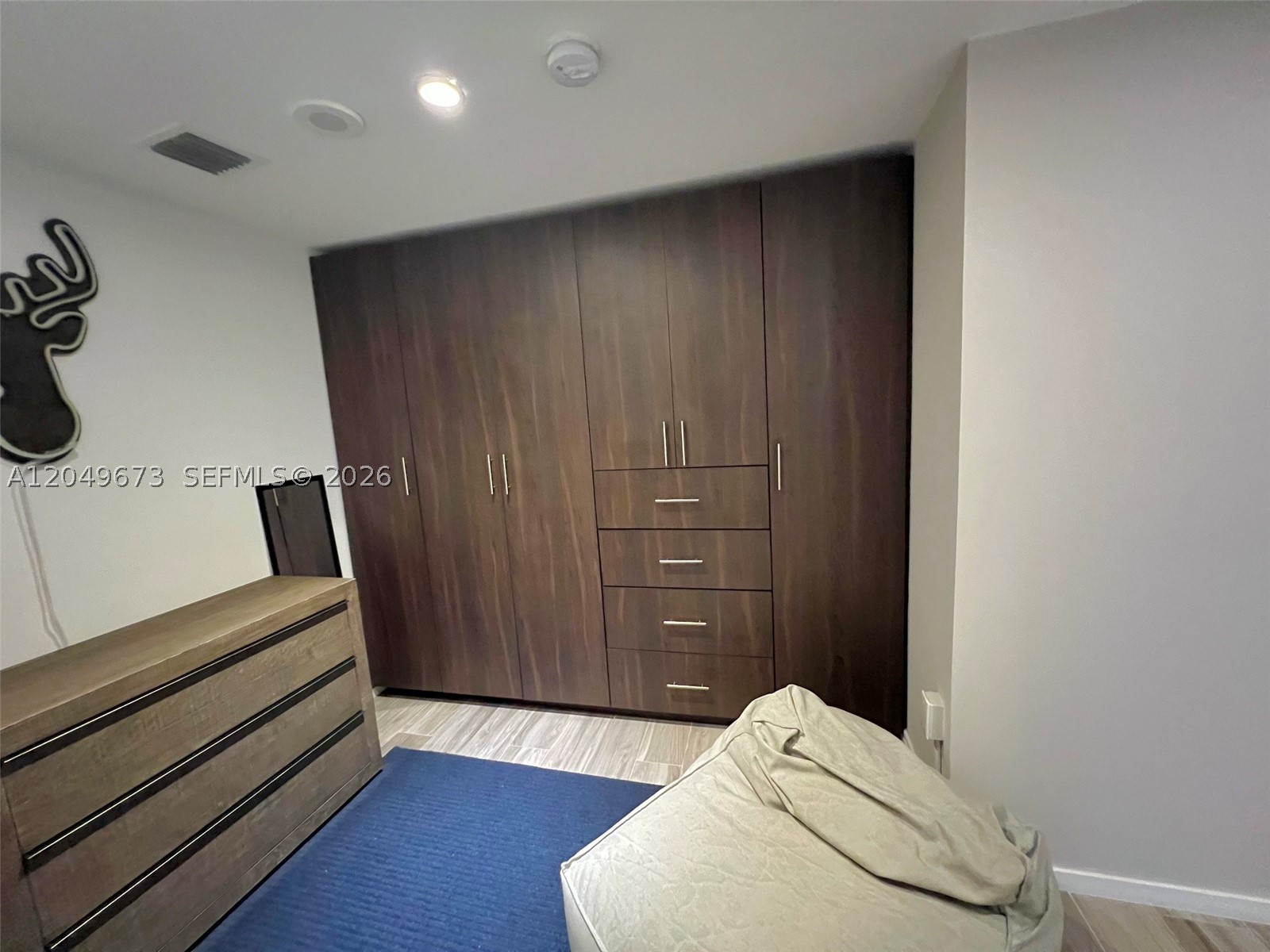 801 SMA RESIDENCES CONDO - Residential