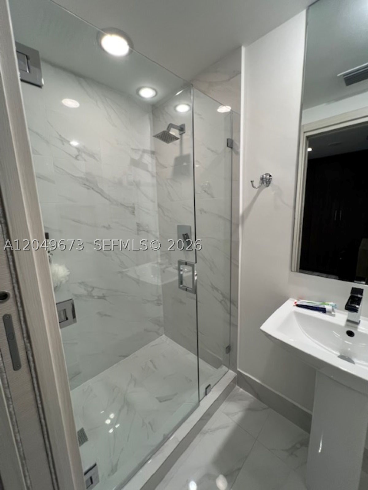 801 SMA RESIDENCES CONDO - Residential