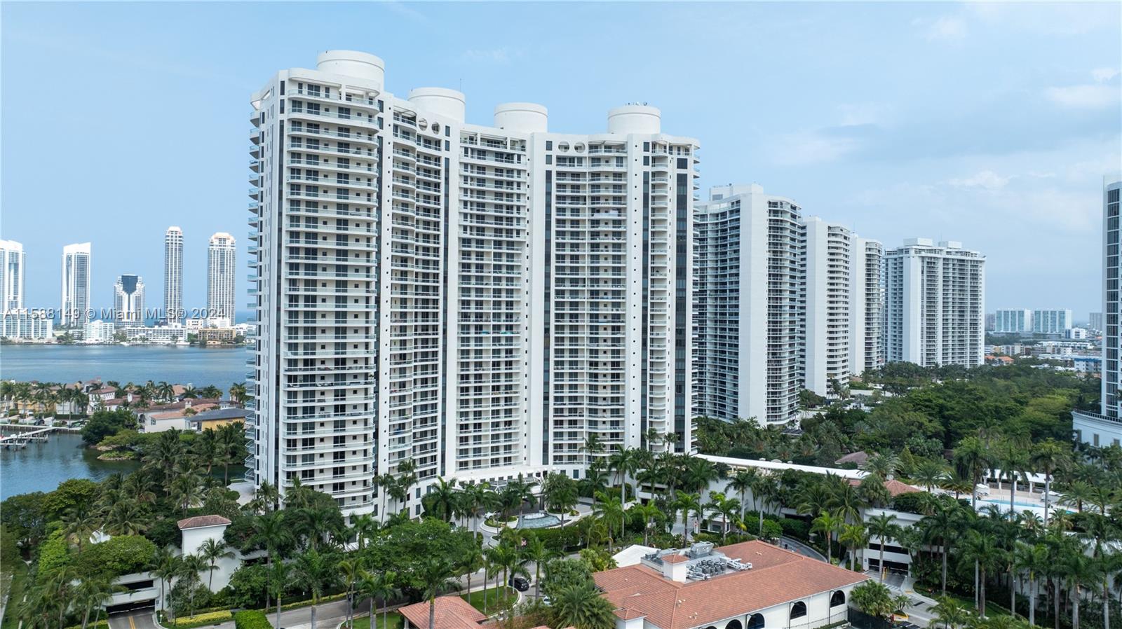 BELLAMARE @ WILLIAMS ISLA - Residential