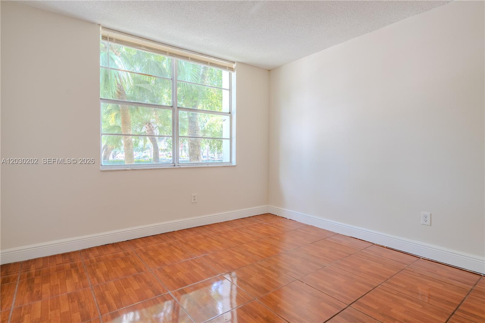 MONTECARLO CONDO - Residential